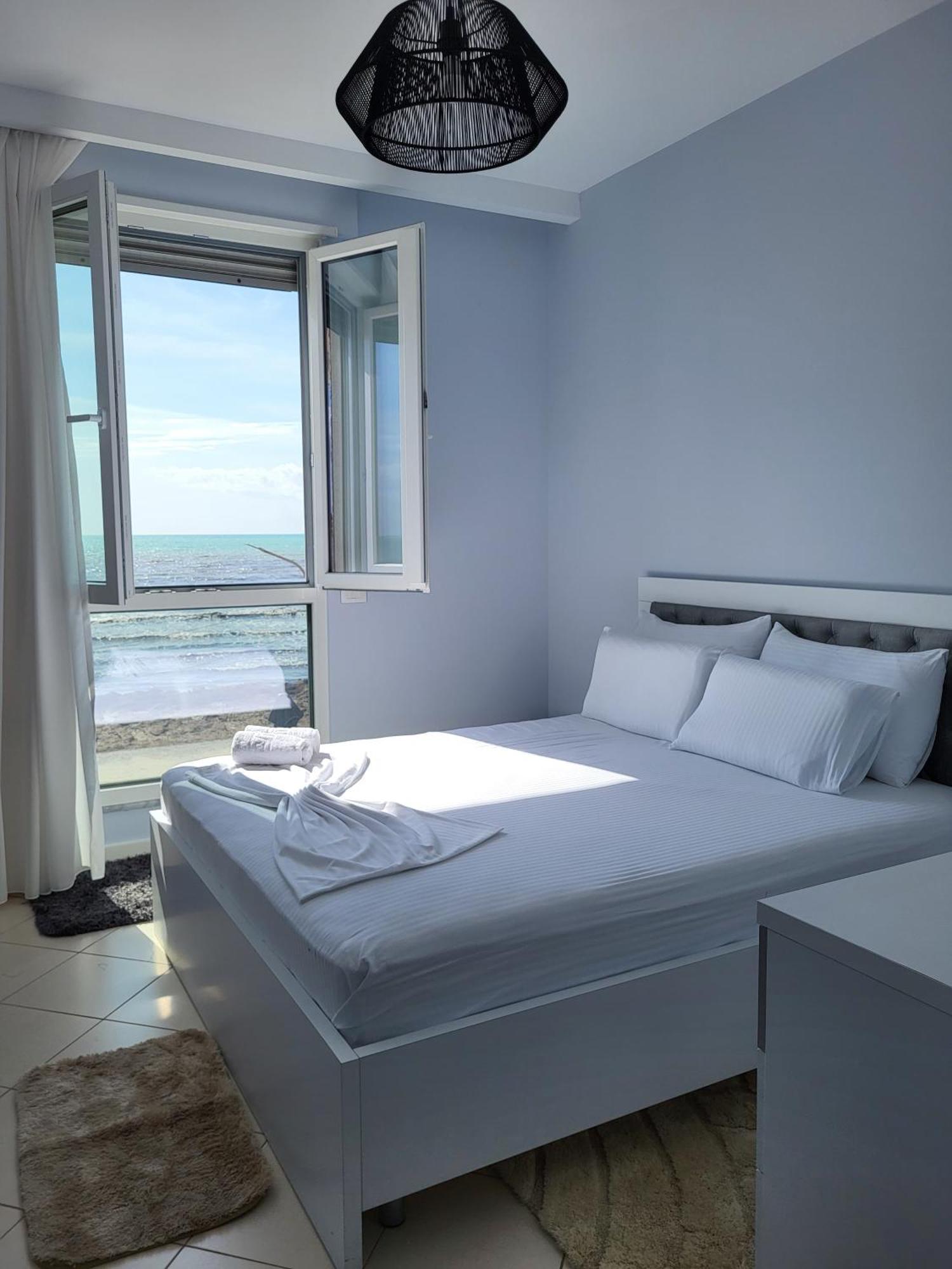 Alex'S Apartment 2 ดูร์เรส ภายนอก รูปภาพ