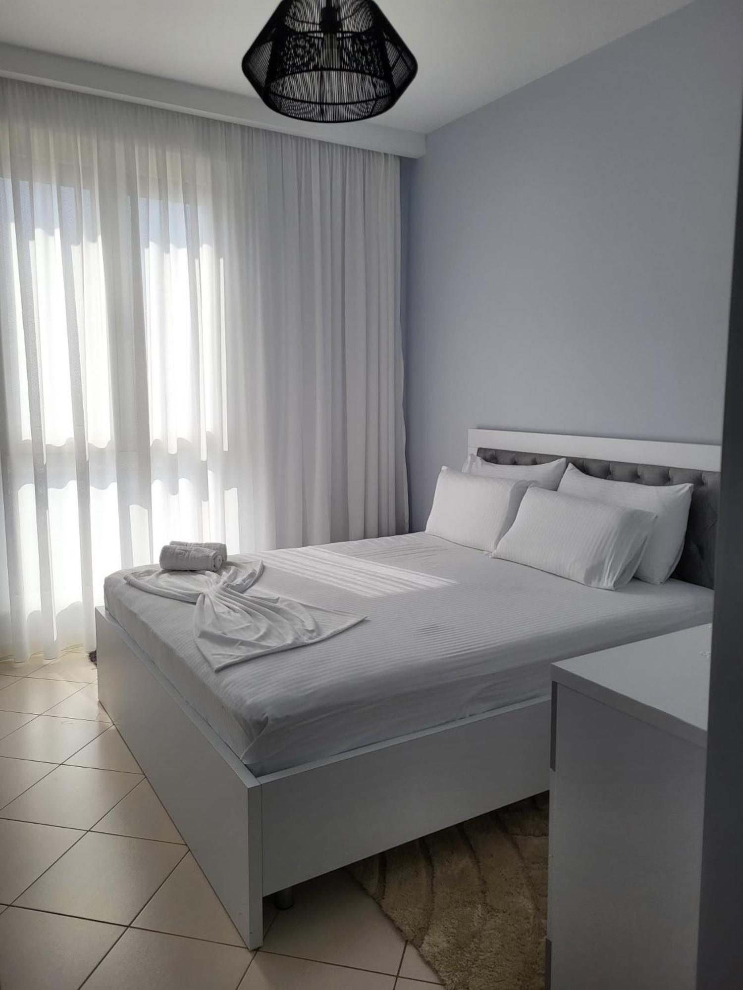 Alex'S Apartment 2 ดูร์เรส ภายนอก รูปภาพ